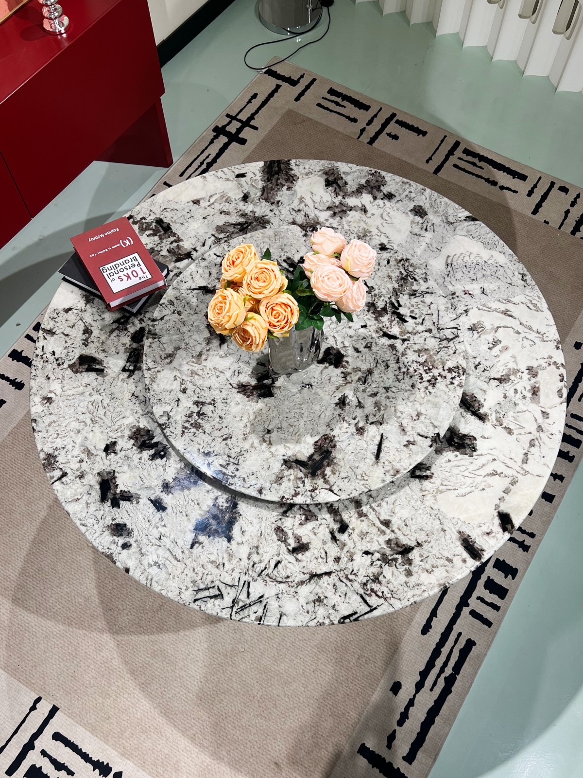雪山蓝奢石餐桌